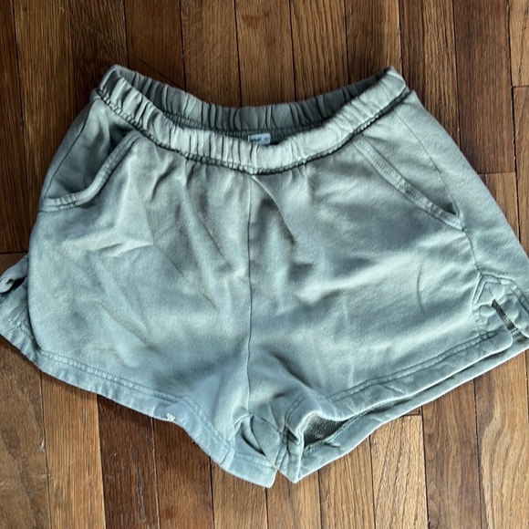aerie Pants - Green Sweatshorts
